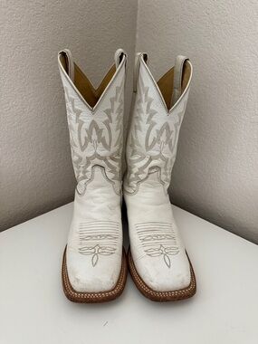Justin Boots White Embroidered Western Boots